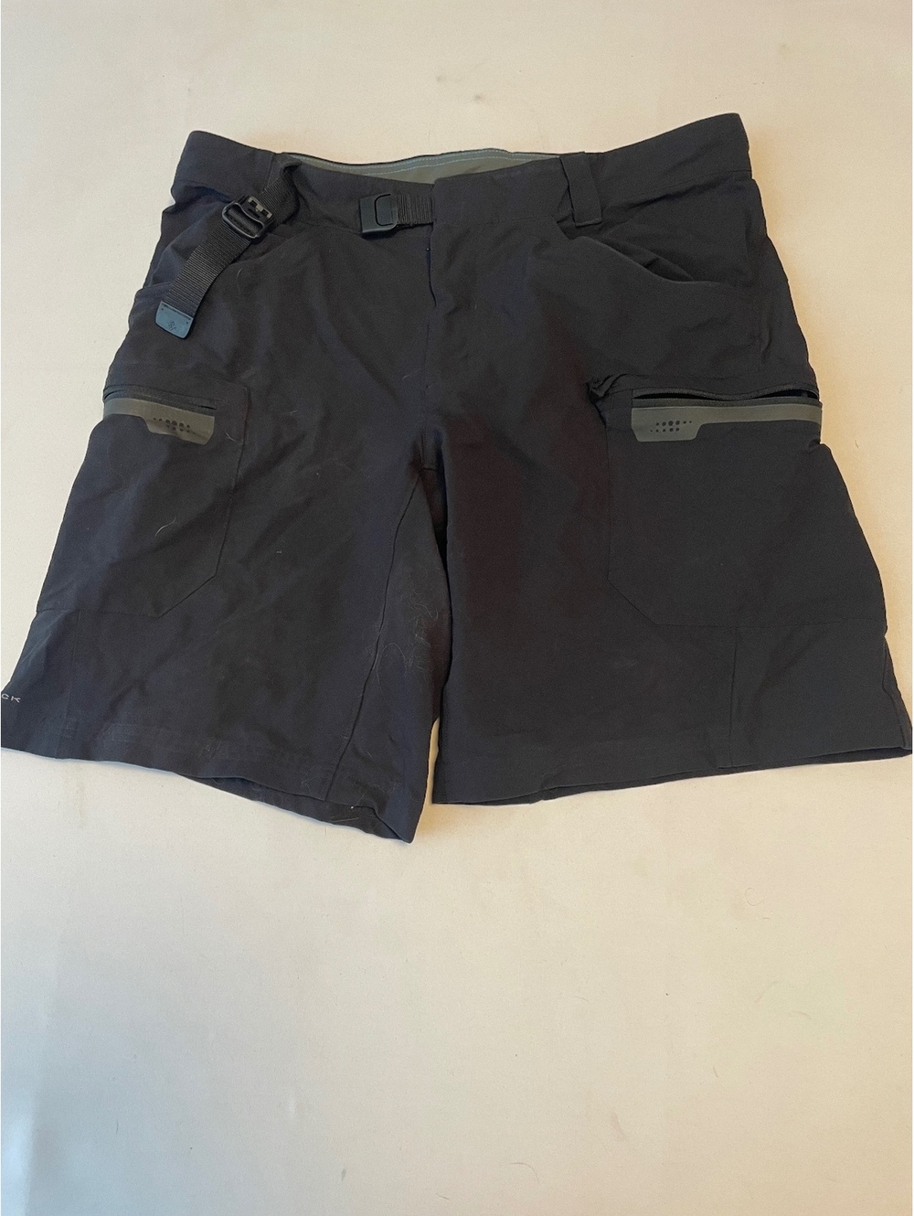 Columbia Men's Black Outdoor Hiking Shorts with Zip Pockets
